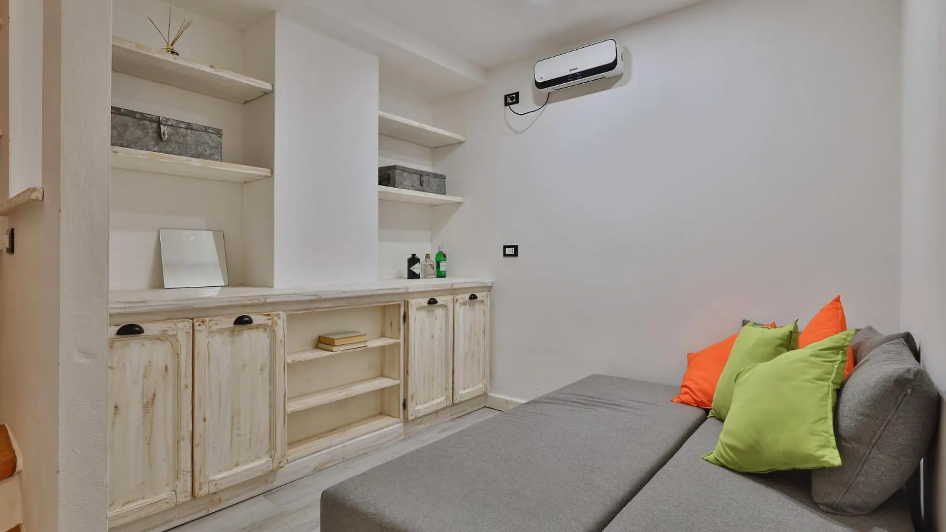 Quiet House Milano In Navigli Sleeps 4 Apartment Milan