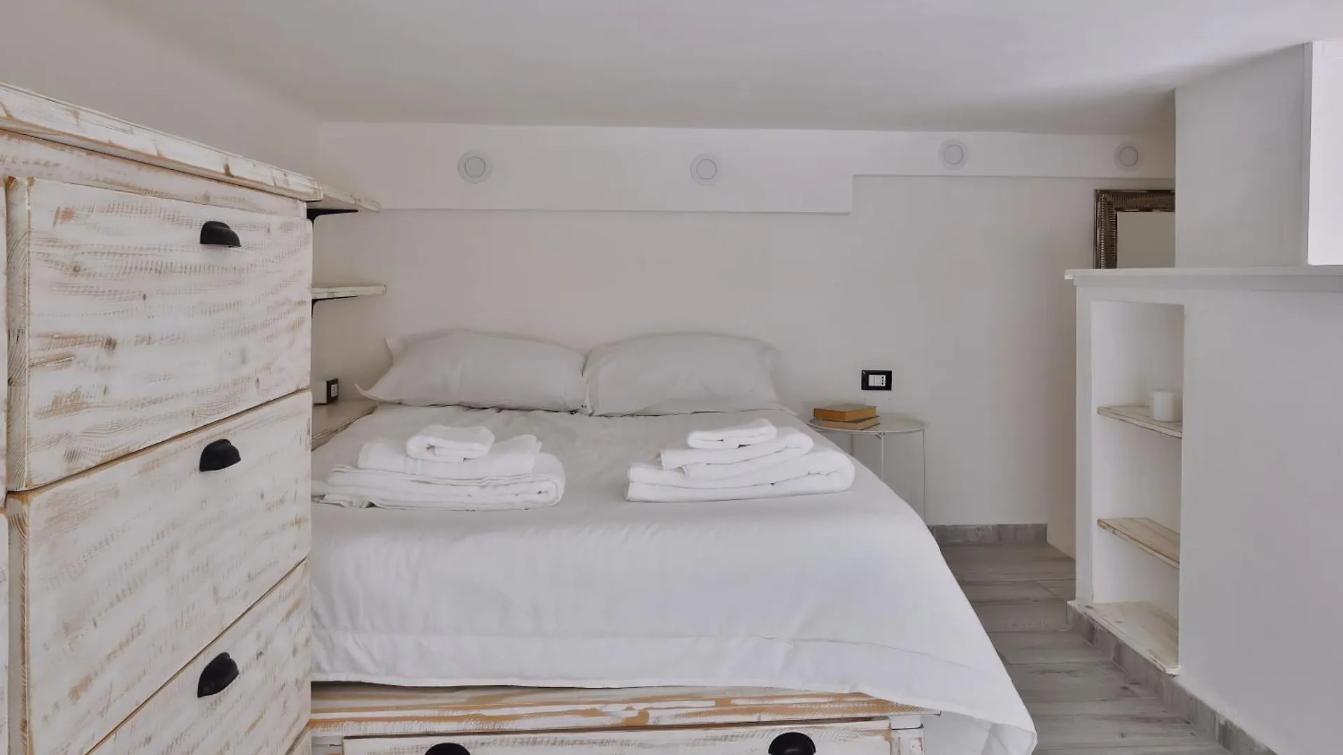 Quiet House Milano In Navigli Sleeps 4 Apartment 0*, Milan