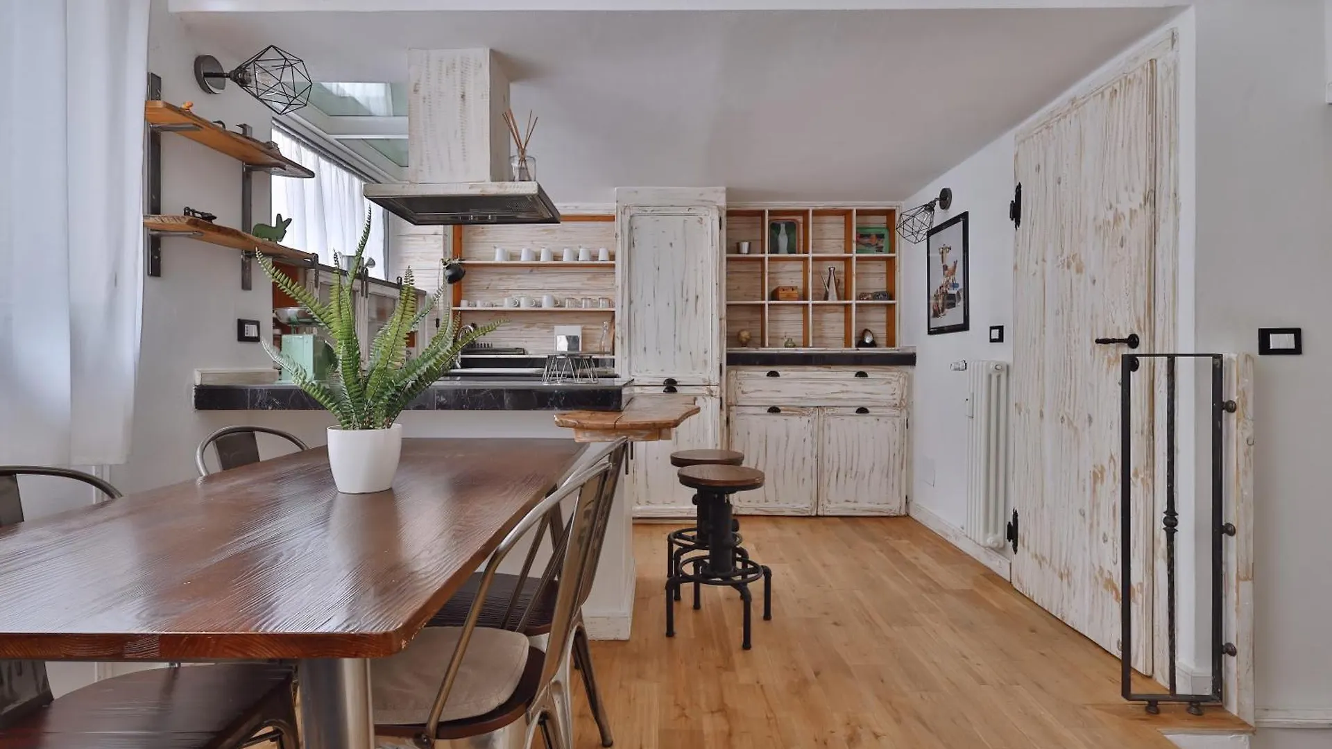 Quiet House Milano In Navigli Sleeps 4 Apartment 0*, Milan